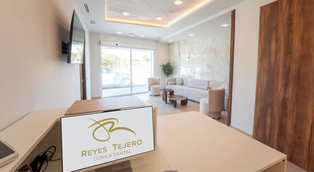 Mostrador Clínica Dental Reyes Tejero